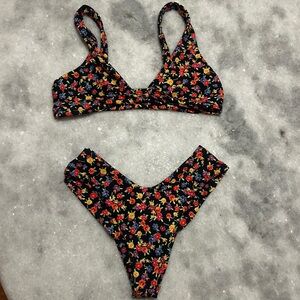 Skatie Floral Bikini - M Top S Bottom